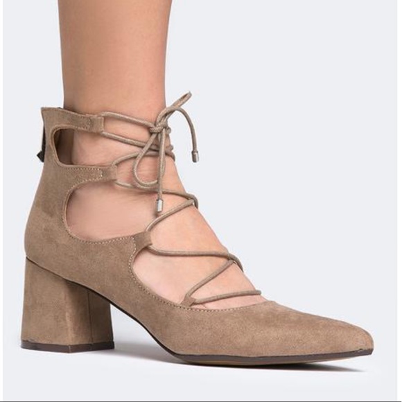 Blush Ankle Lace Gillie Block Heel Mary Jane Pump - Picture 5 of 8